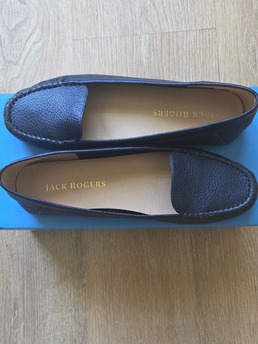 Jack Rogers Mille Mocassin Tumbled Leather Loafers - Metallic Navy. Sz10